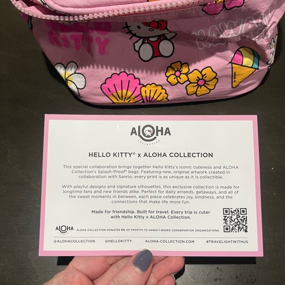 Hello Kitty Aloha Collection Pink Makeup Bag - Picture 5 of 5